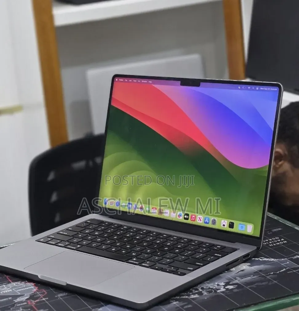 New Laptop Apple MacBook Air 2024 M3 8GB Apple M3 SSD 512GB