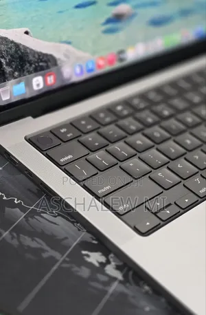 New Laptop Apple MacBook Pro 2021 M1 32GB Apple M1 Pro SSD 512GB