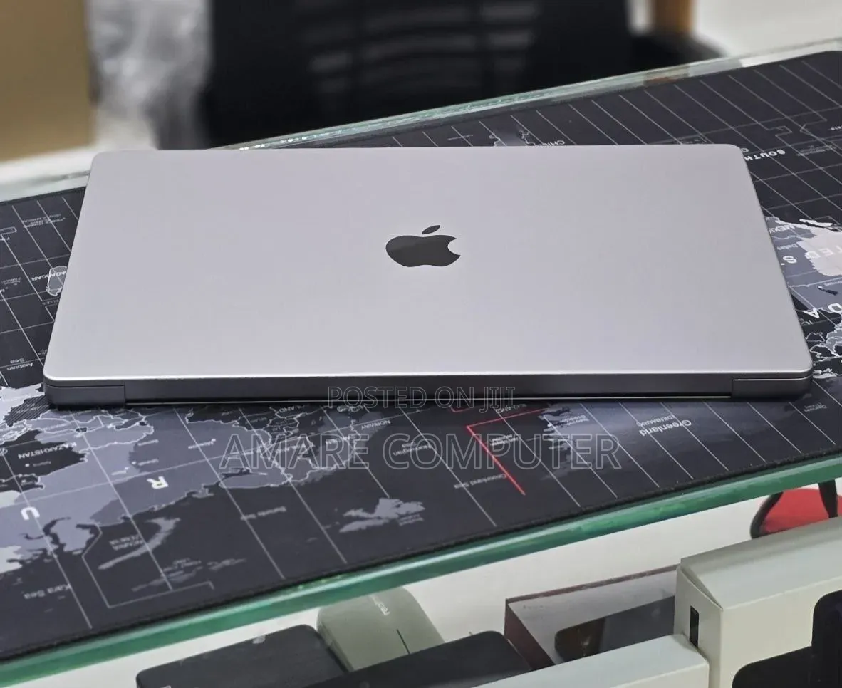 New Laptop Apple MacBook Pro 2022 M2 16GB Apple M2 SSD 1T