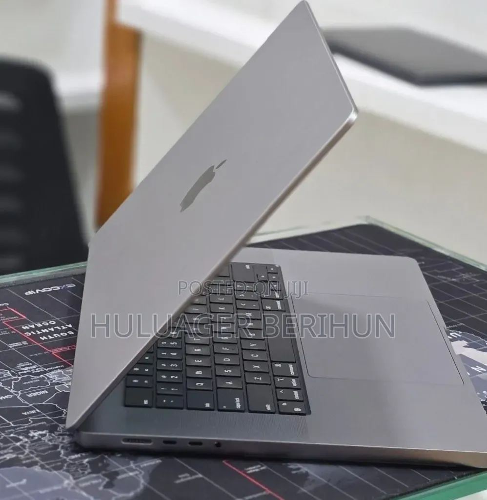 New Laptop Apple MacBook Pro 2023 M2 16GB Apple M2 SSD 1T