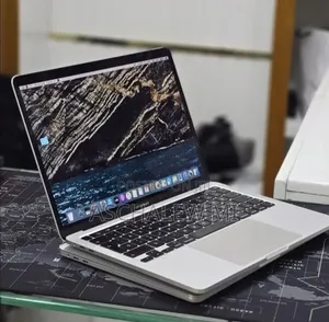 New Laptop Apple MacBook Pro 2015 8GB Intel Core i5 SSD 256GB