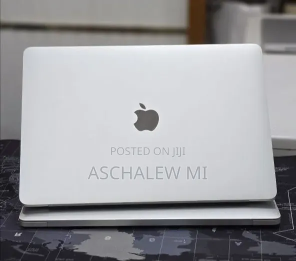 New Laptop Apple MacBook Pro 2015 8GB Intel Core i5 SSD 256GB