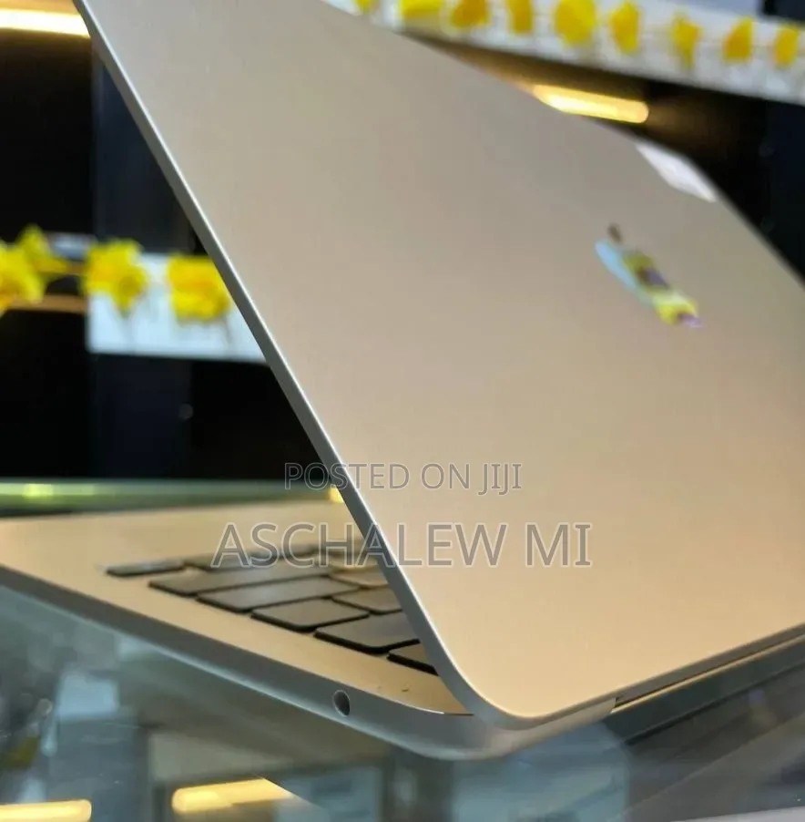 New Laptop Apple MacBook Air 2025 M4 16GB Apple M4 SSD 512GB
