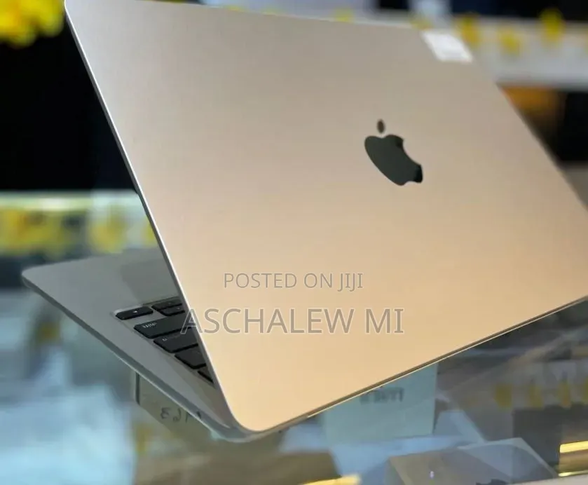 New Laptop Apple MacBook Air 2025 M4 16GB Apple M4 SSD 512GB