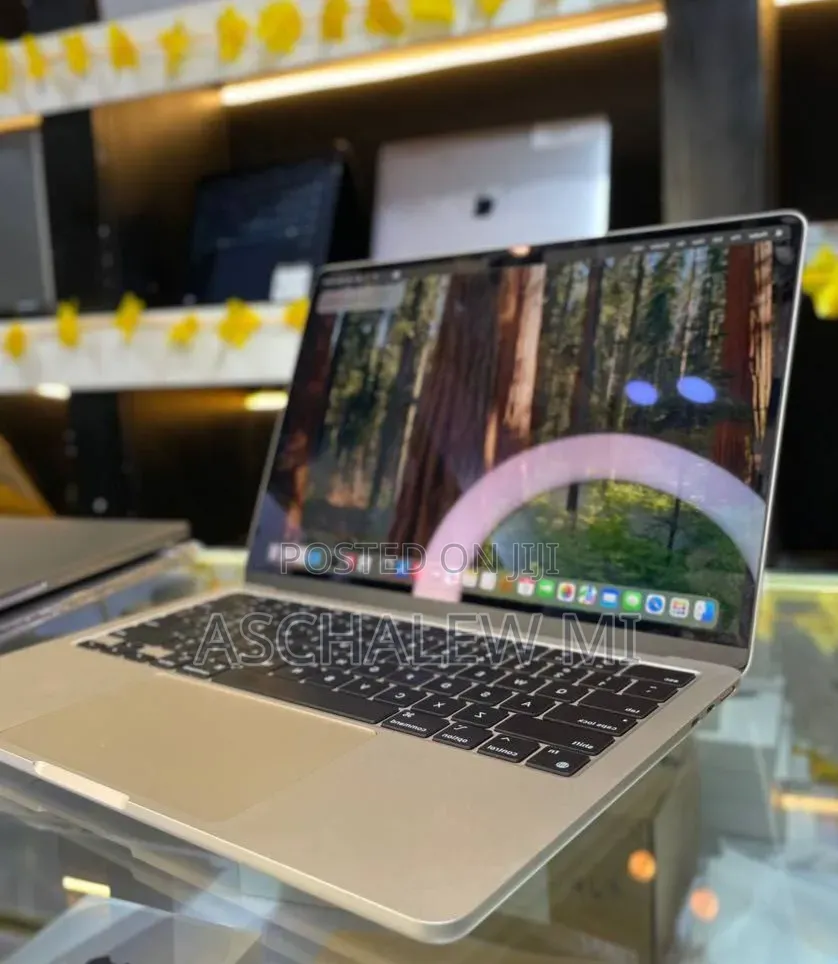 New Laptop Apple MacBook Air 2025 M4 16GB Apple M4 SSD 512GB