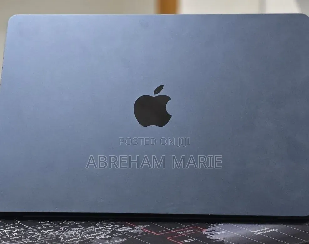 New Laptop Apple MacBook Air 2025 M4 16GB Apple M4 SSD 256GB