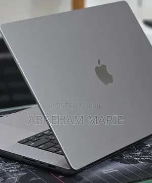 New Laptop Apple MacBook Pro 2023 M2 16GB Apple M2 SSD 1T