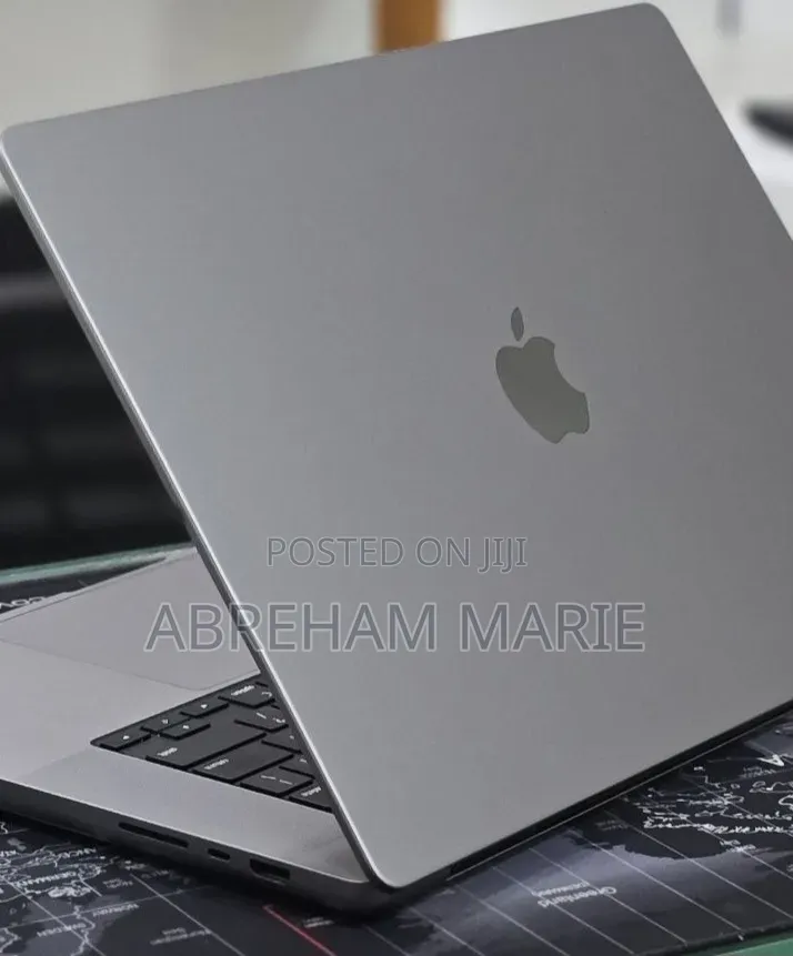 New Laptop Apple MacBook Pro 2023 M2 16GB Apple M2 SSD 1T