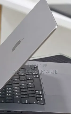 New Laptop Apple MacBook Pro 2023 M2 16GB Apple M2 SSD 1T