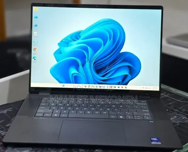 New Laptop HP OmniBook 5 16" 16GB Intel Core Ultra 7 SSD 1T