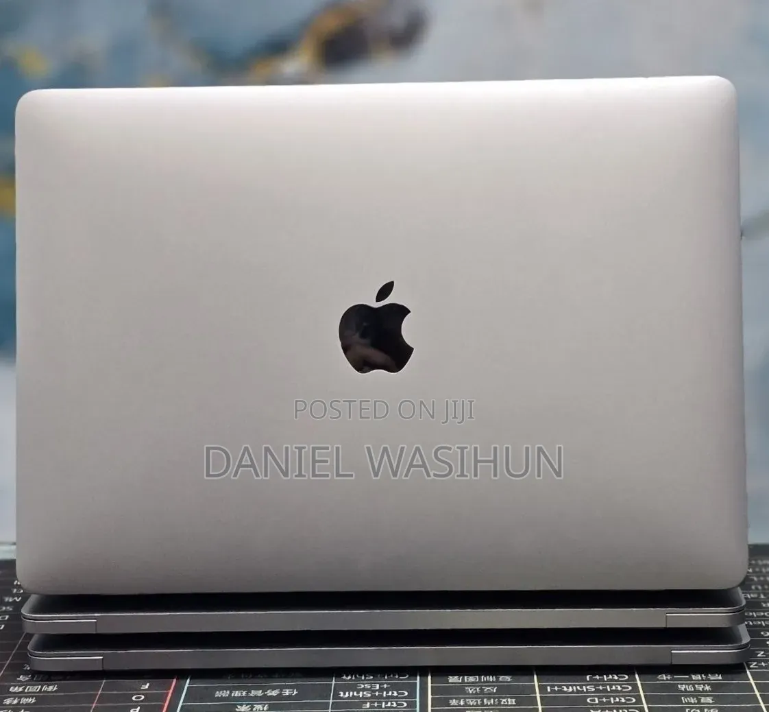New Laptop Apple MacBook Pro 2020 M1 32GB Apple M1 Pro SSD 512GB