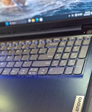 New Laptop Lenovo Ideapad 3 8GB Intel Core i5 SSD 512GB