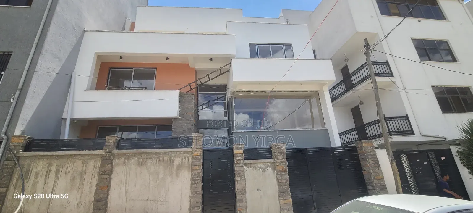 8bdrm House in Adis Ababa, Bole for sale