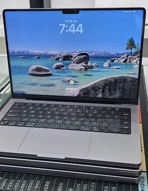 New Laptop Apple MacBook Pro 2021 M1 32GB Apple M1 Pro SSD 512GB