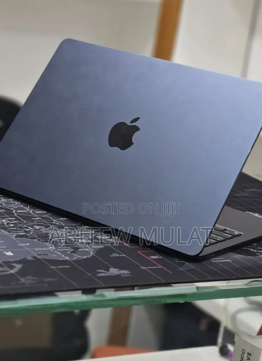 New Laptop Apple MacBook Air 2025 M4 16GB Apple M4 SSD 256GB