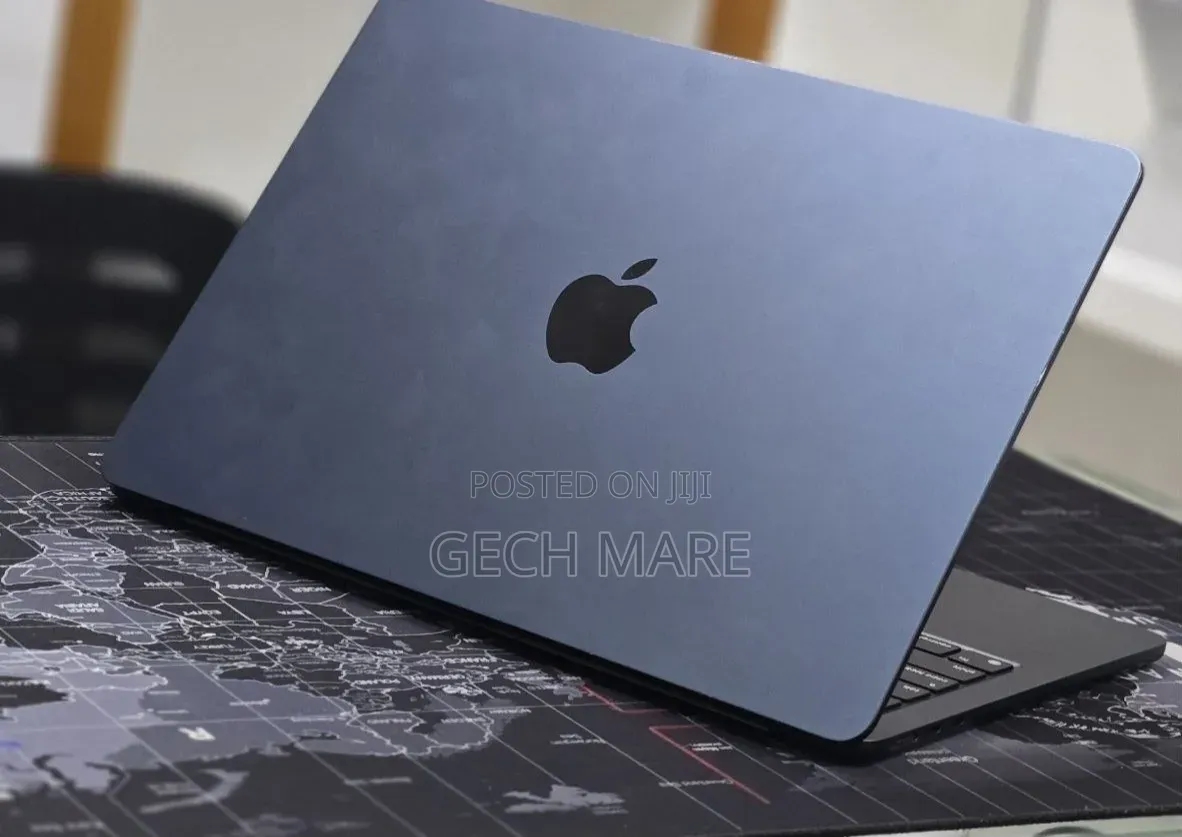 New Laptop Apple MacBook Air 2025 M4 16GB Apple M4 SSD 256GB