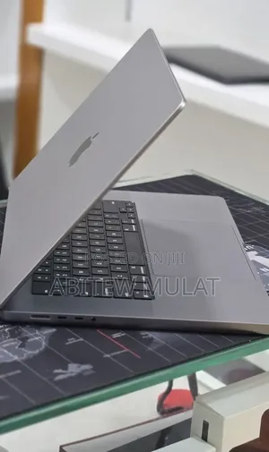 New Laptop Apple MacBook Pro 2023 M2 Pro 16GB Apple M2 SSD 1T