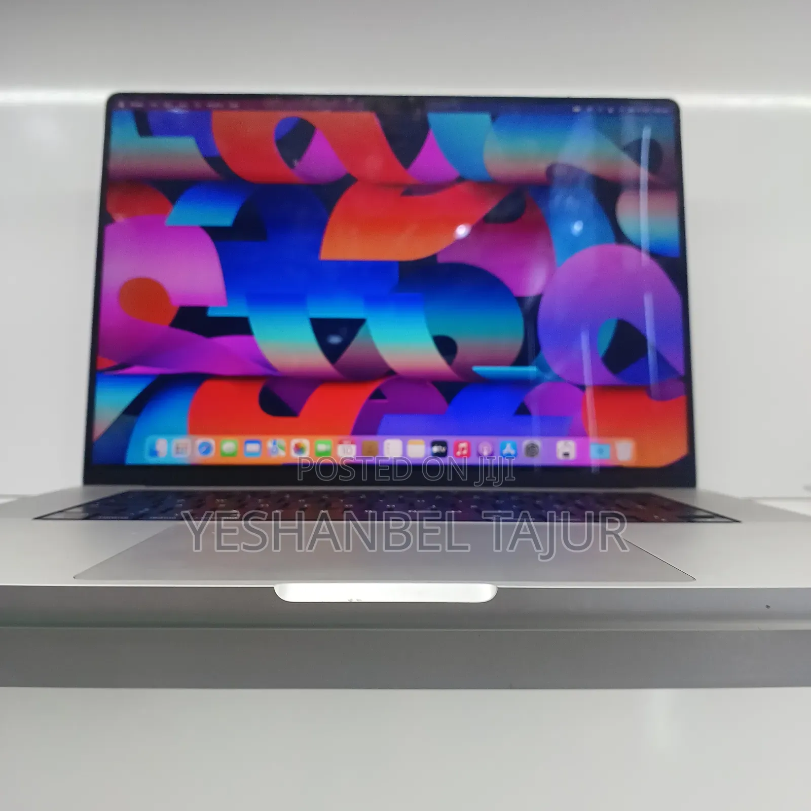 New Laptop Apple MacBook Pro 2021 M1 16GB Apple M1 Pro SSD 1T