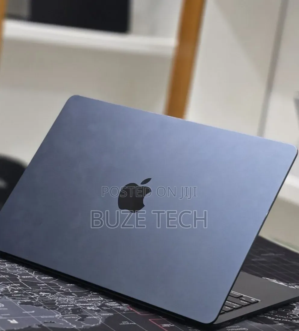 New Laptop Apple MacBook Air 2025 M4 16GB Apple M4 SSD 256GB