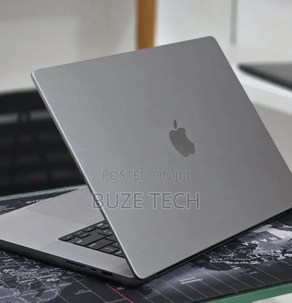 New Laptop Apple MacBook Pro 2023 M2 16GB Apple M2 SSD 1T