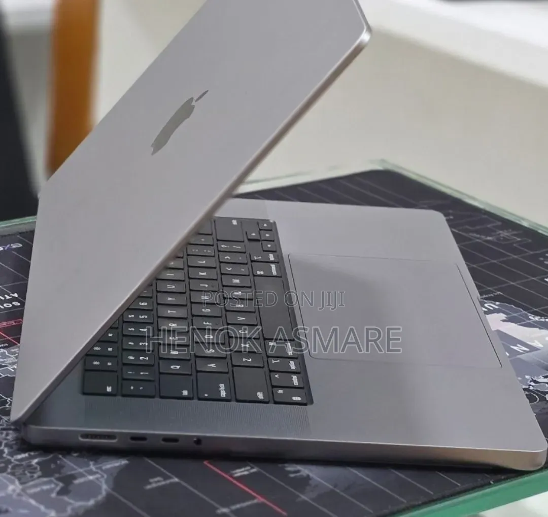 New Laptop Apple MacBook Pro 2023 M2 16GB Apple M2 SSD 1T