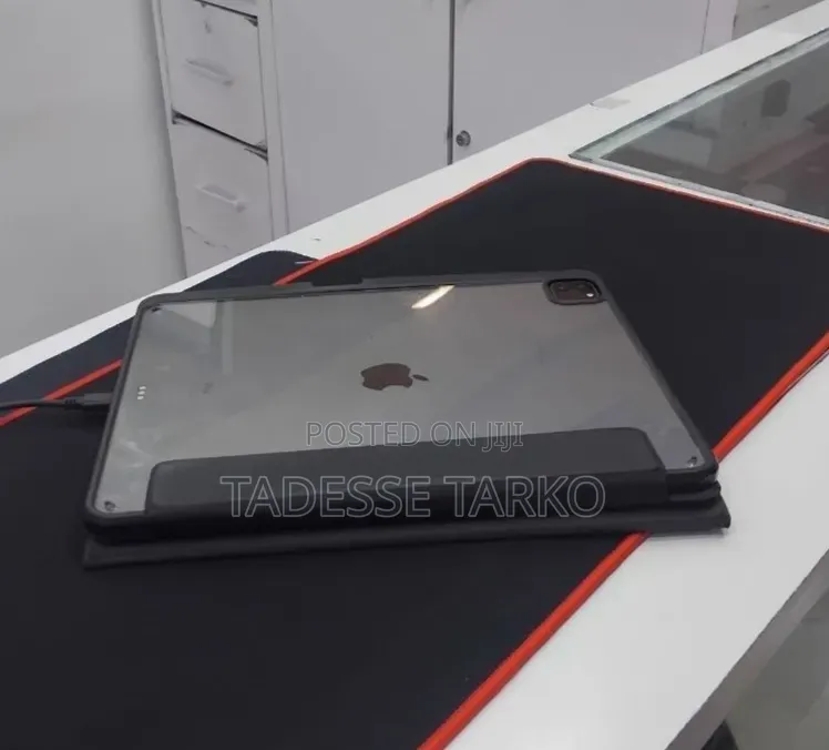 New Apple iPad Pro 1 TB Black