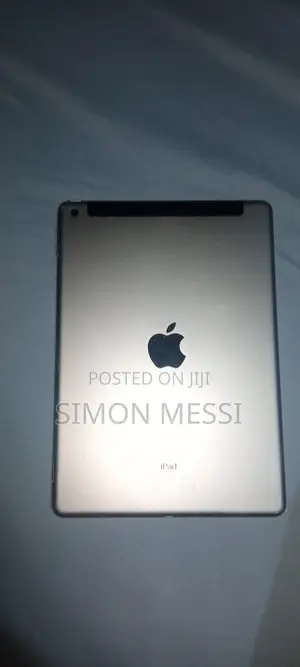 Apple iPad 5 (2022) 32 GB Silver