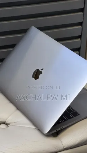 New Laptop Apple MacBook Pro 2019 16GB Intel Core i5 SSD 512GB