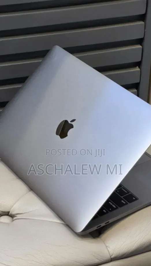 New Laptop Apple MacBook Pro 2019 16GB Intel Core i5 SSD 512GB