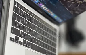 New Laptop Apple MacBook Pro 2020 16GB Intel Core i7 SSD 512GB