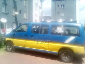 Toyota Grand HiAce 2000