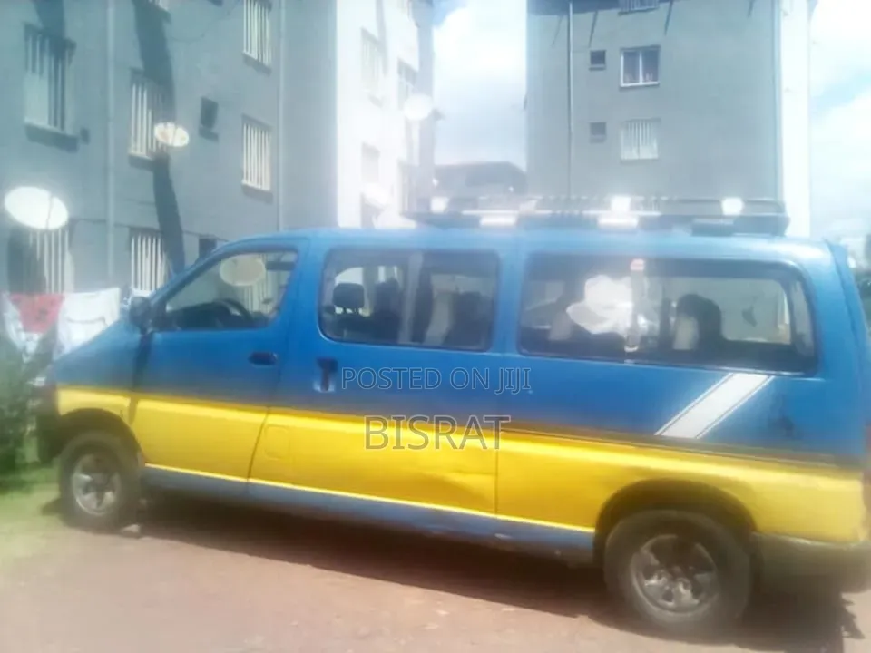 Toyota Grand HiAce 2000