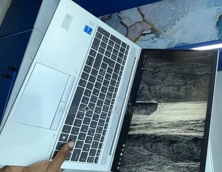 New Laptop HP EliteBook 850 G8 16GB Intel Core i5 SSD 512GB