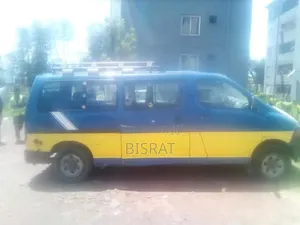 Toyota Grand HiAce 2000