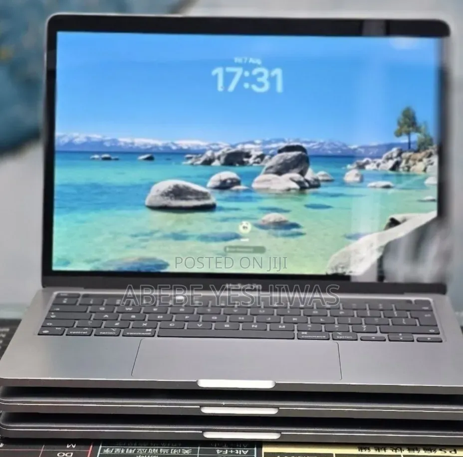New Laptop Apple MacBook Pro 2020 M1 8GB Apple M1 Pro SSD 512GB