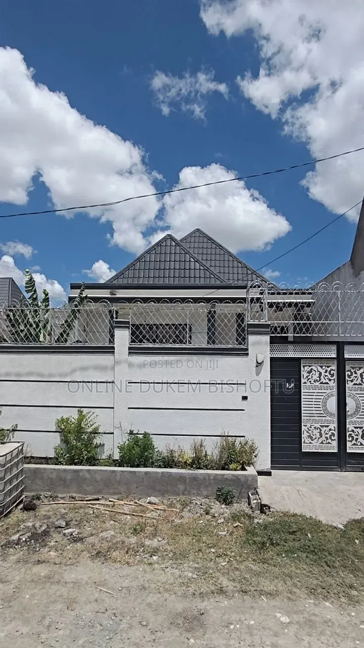 Furnished 8bdrm Villa in Bishoftu Dukem, Oromia-Finfinne for sale