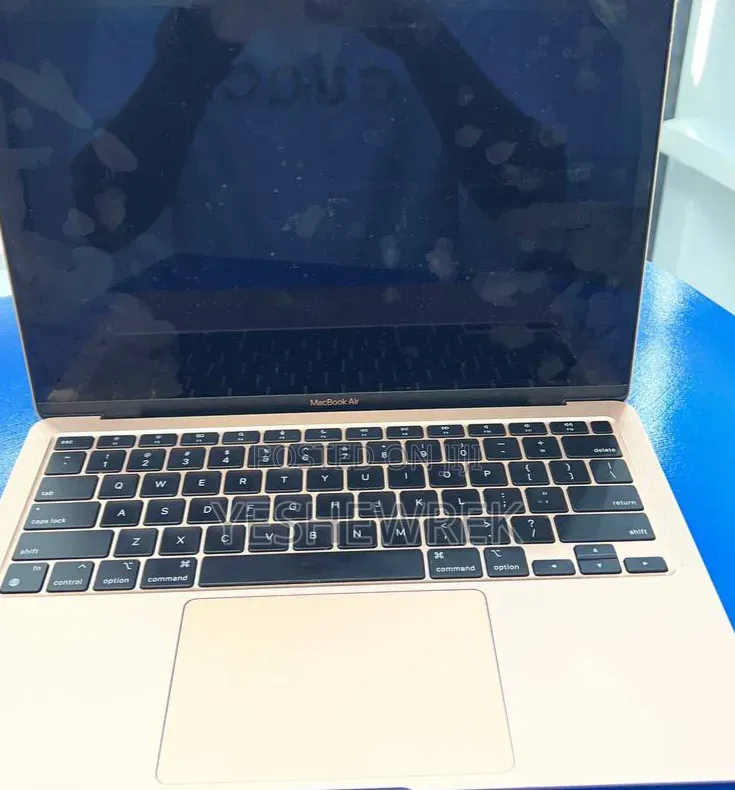 New Laptop Apple MacBook Pro 2019 8GB Intel Core i7 SSD 256GB