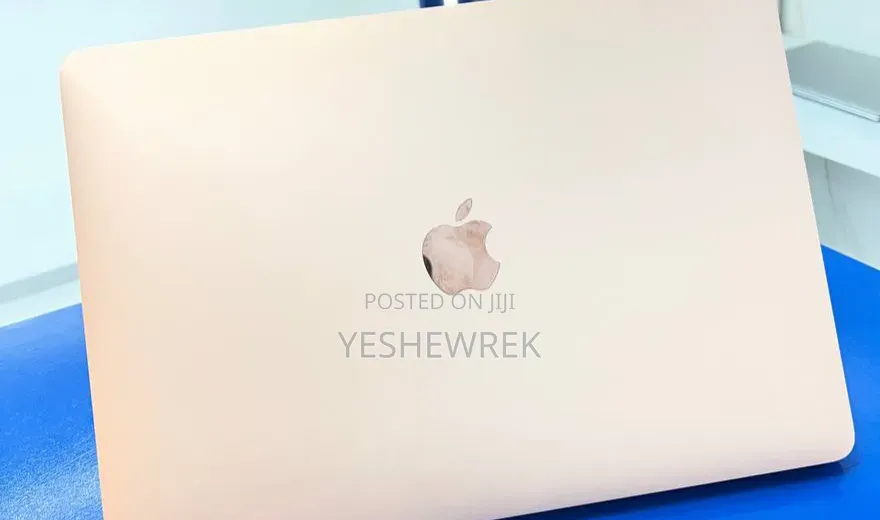 New Laptop Apple MacBook Pro 2019 8GB Intel Core i7 SSD 256GB
