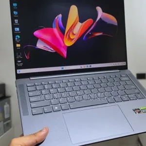New Laptop Lenovo 16GB AMD Ryzen 7 SSD 512GB