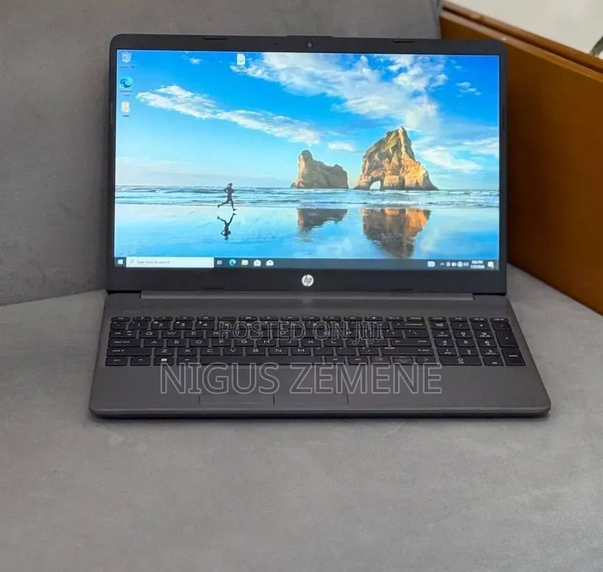New Laptop HP Stream Notebook 8GB Intel Core i7 SSD 128GB