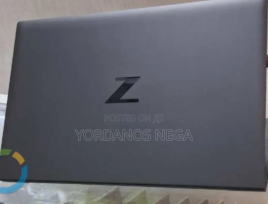 New Laptop HP ZBook Firefly G8 16GB Intel Core i7 SSD 512GB