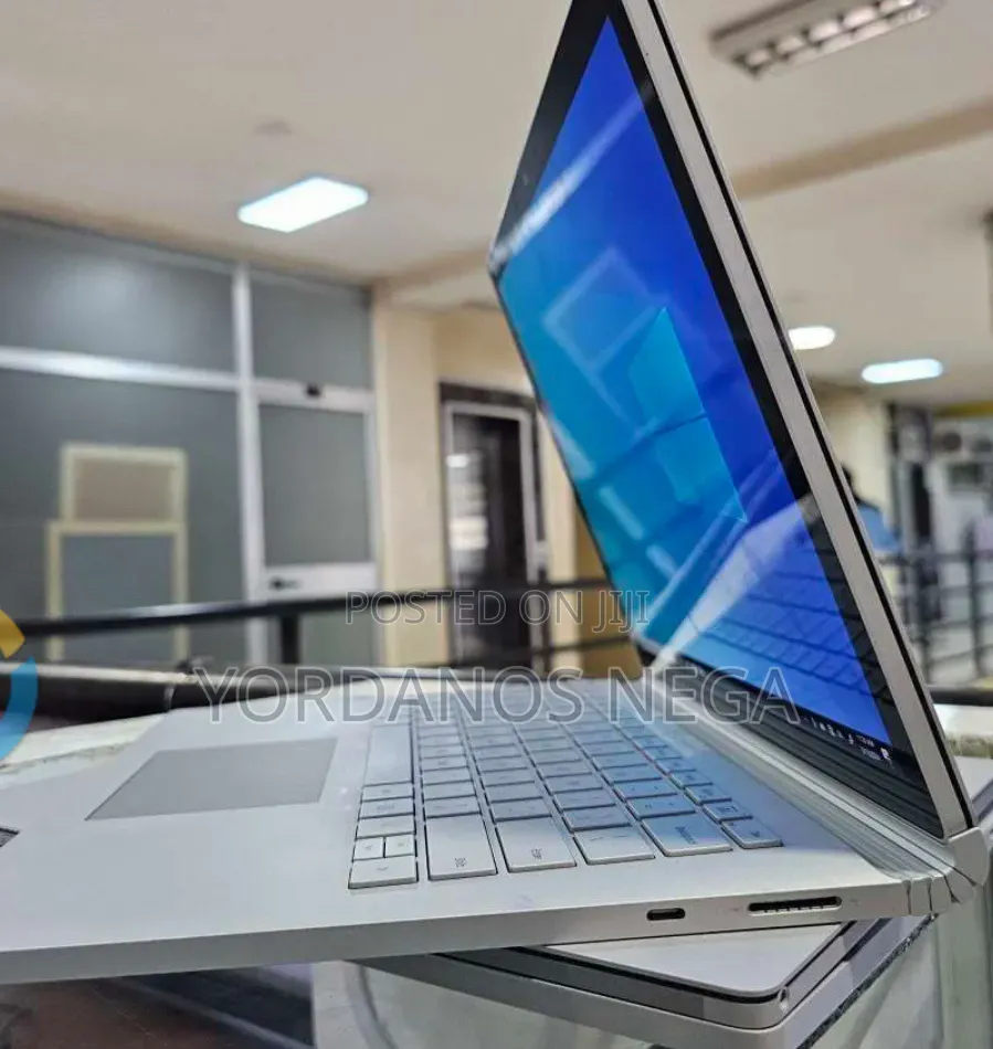 New Laptop Microsoft Surface Book 3 16GB Intel Core i7 SSD 256GB