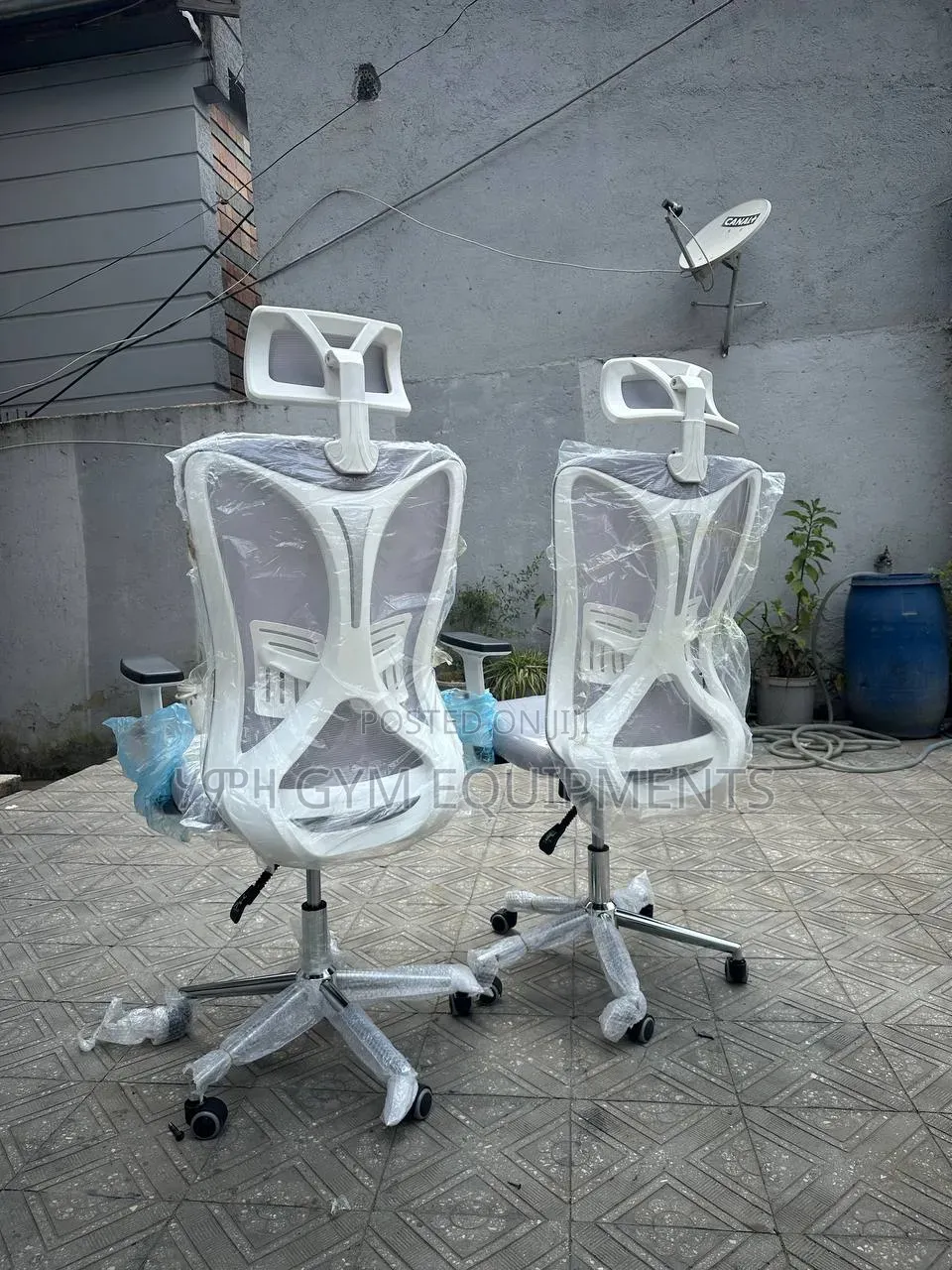 Brand New Gray Executive Office Chair With Headrest Adjustable & Swive