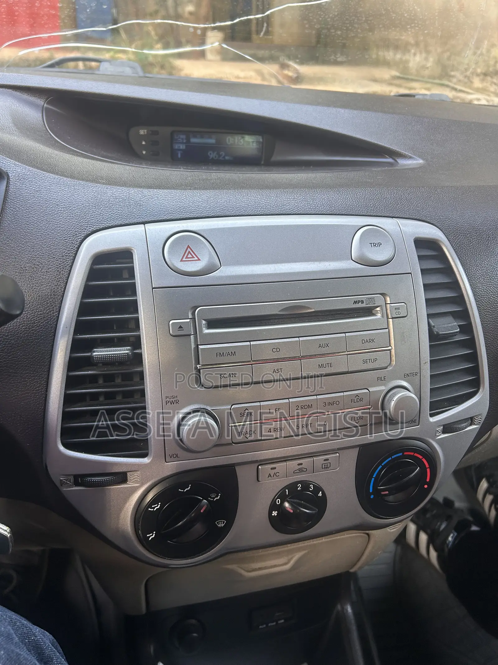 Hyundai i20 1.4 U2 CRDi Diesel (MT) 2012 Silver