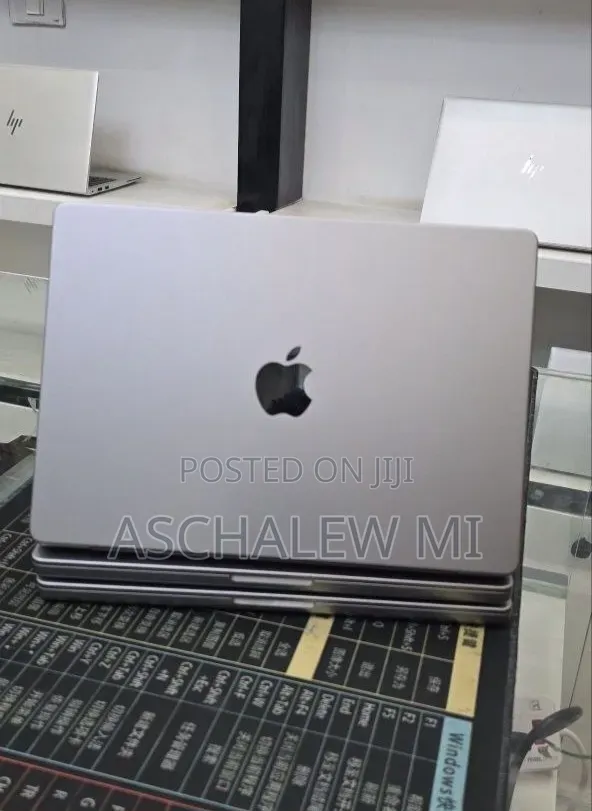 New Laptop Apple MacBook Pro 2021 M1 32GB Apple M1 Pro SSD 512GB