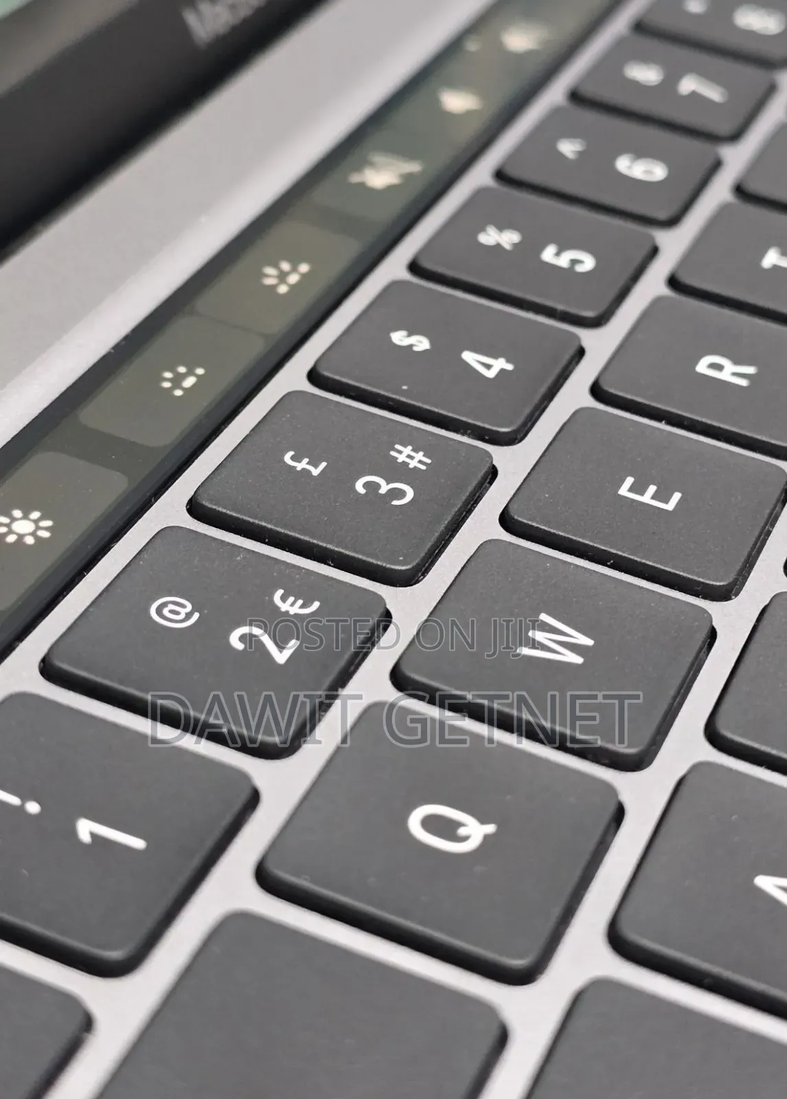 New Laptop Apple MacBook Pro 2020 8GB Apple M1 SSD 512GB