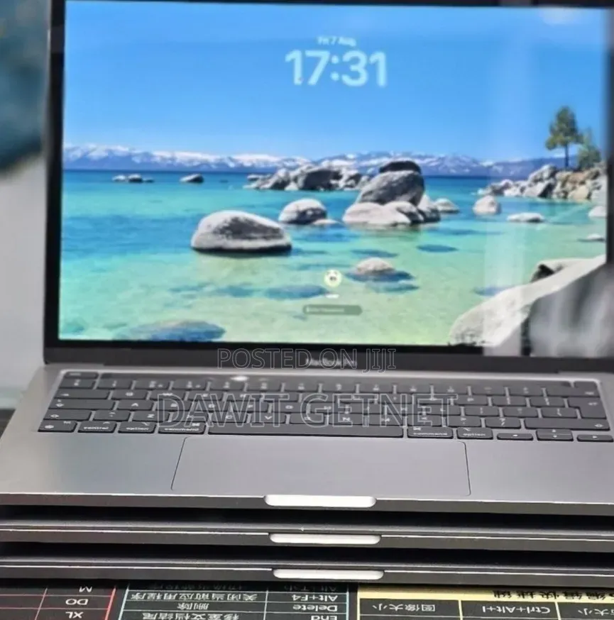 New Laptop Apple MacBook Pro 2020 8GB Apple M1 SSD 512GB