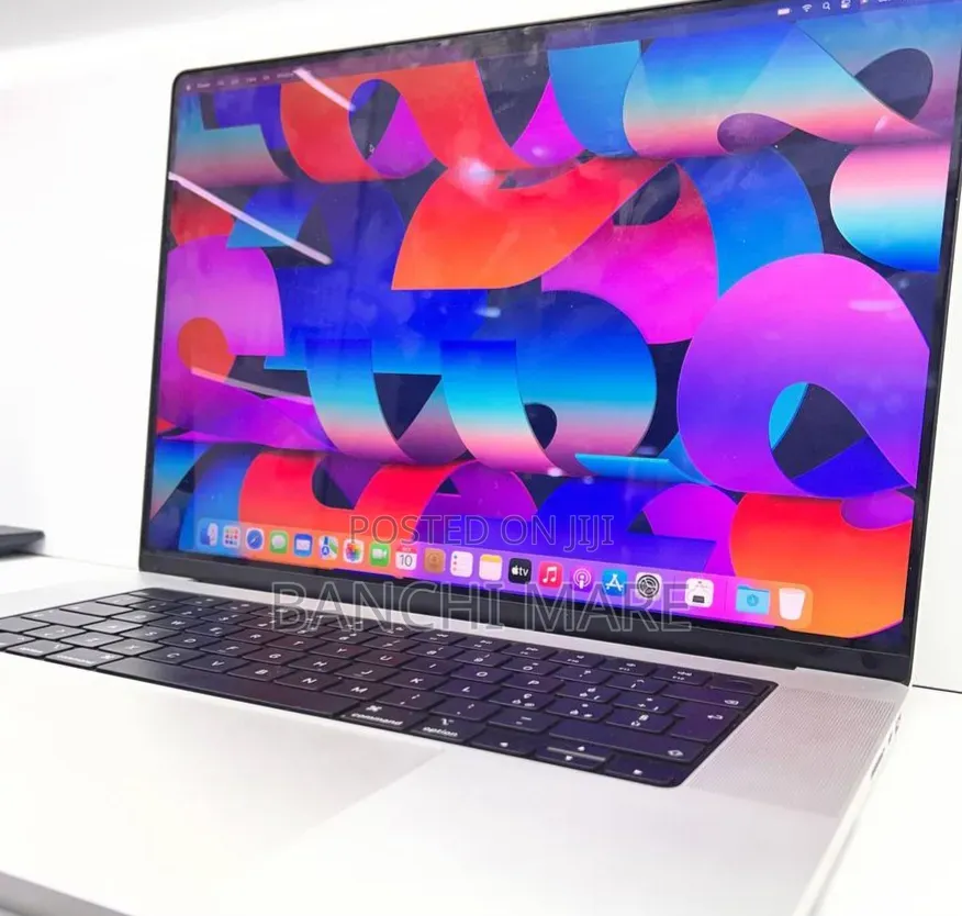 New Laptop Apple MacBook Pro 2021 M1 16GB Apple M1 Pro SSD 1T