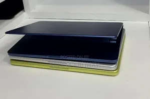 New Laptop Lenovo Yoga Slim 7 32GB Intel Core Ultra 7 SSD 1T