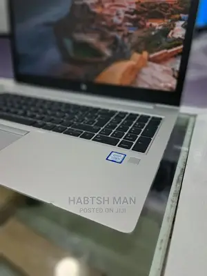 New Laptop Asus VivoBook 15 X505BA 4GB Intel Core I3 SSD 256GB